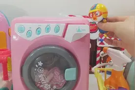 真厉害！小企鹅PORORO用洗衣机洗衣服