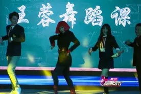 校花驾到诠释美人鱼，要是没有王蓉就好了！视频封面