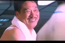 达叔健身这一段真是笑死了，为了能得到美女，真的是拼了老命了！视频封面