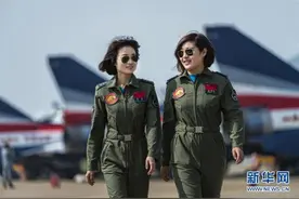 新华社追记歼10女飞行员余旭：青春无悔，梦在空天图片