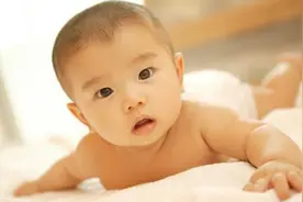 宝宝对眼该如何预防图片