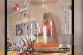 高僧死后坐化活佛 他没有经过更好的肉身保存 开缸后却依然有弹性