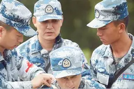 真正男子汉！蒋劲夫受伤惨痛仍坚持训练图片
