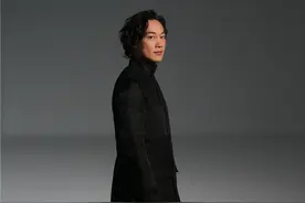 周杰伦陈奕迅联袂坐镇第二季《中国新歌声》导师席图片