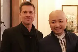 徐峥与皮特合影 与朱莉离婚后首次露面气色很不错图片