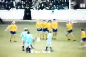 斗智斗勇的神来之笔！足坛迄今10大高智商进球图片