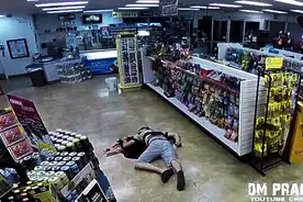 国外最惊悚恶搞合集  场面太逼真 吓死宝宝了图片