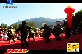 容县体操小王子梁瑞金、魔术大师马力回乡与父老乡亲迎新春图片