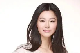 《非常驾期》开播 于娜率队体验漂移感受惊险18弯图片