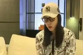 赵雅淇公开道歉 跟林丹没有经济瓜葛视频封面