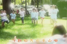 窦靖童有对手了，王菲女儿李嫣唱歌超好听，大张伟都来主动合作了图片
