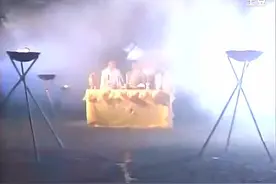这个视频告诉你为什么鸡看到蛇就啄，蛇看到鸡就吞视频封面