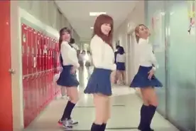 还记得那个让你一见倾心的男孩子吗 个高腿长不太加分了