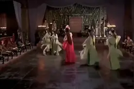 王昭君摇曳生姿，轻歌曼舞惊艳全场，皇帝顿时觉得倍有面子视频封面