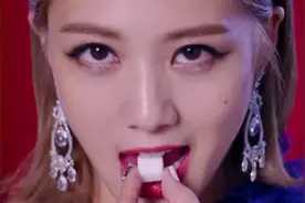 一首吴映洁的动感MV《Sugar Rush》唱的如此好听！视频封面