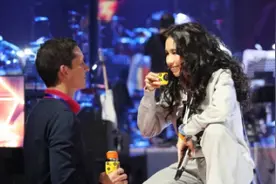 莫文蔚为老公献唱 现场不禁一片尖叫之声图片