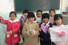 烟台星海艺校举行“点一盏感恩之灯”主题活动图片