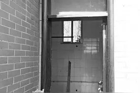 郑州市化工路16座公厕仅4座能用 每座造价近30万图片