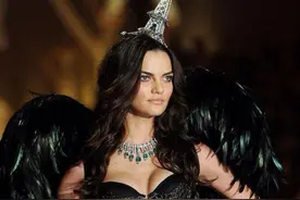 揭维秘天使背后“翅膀”的制作秘密：仅黏珠就需要一周多图片