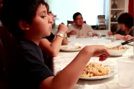 海外纯正发音情景式英语启蒙视频：Family（需要翻译的看评论）视频封面