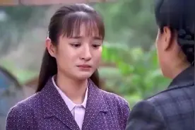 穷小子发财了，大妈以为他是来找女儿的，下一秒脸黑了视频封面