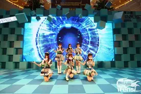 SNH48助阵COSPLAY狂欢派对 新年盼进军影视图片