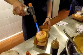 烤奶油你见过吗？香港火爆的街头美食单品，烤的蓬松金黄，贼好吃
