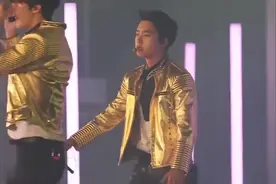 都暻秀闪耀全场 很喜欢他在舞台的感觉