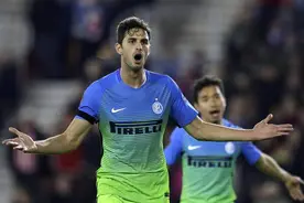 欧联杯-长友佑都致命乌龙 国米1-2遭逆转4轮1胜图片