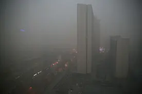 河北遇雾、霾双重红色预警，省气象局：再忍一忍，很快有大风图片