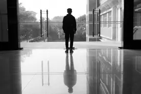 身份证丢失 他背上万元校园贷图片