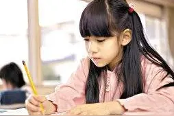 如何纠正孩子的握笔姿势？图片
