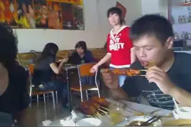 全程拍摄牛人挑战BT烤翅免单记录视频封面