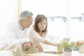 军医科普：老年人肺炎的注意事项和治疗图片
