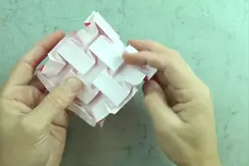 「手工折纸」国外大神制作魔法城墙，牛顿的棺材板压不住了（上）视频封面