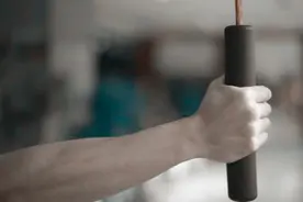 高级私人教练教你用弹力棒瘦身减肥视频封面