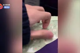 封面上夸王源世界第一刚，打开却是夸可爱，王源：赤裸裸的欺骗！视频封面