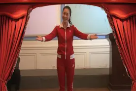 《三个笨蛋》的故事视频封面