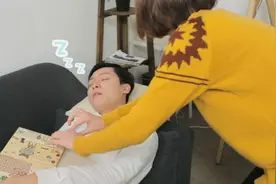 痴情男藏在日记本里的秘密被女神发现，结局尴尬了！视频封面