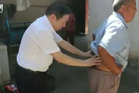 济宁“赤脚医生”：30年行医路，“走”坏10多辆自行车视频封面