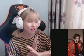 越南网红妹子看中国抖音变装秀，一脸没见过世面的样子好可爱！