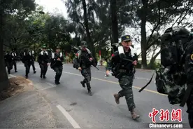 武警福建总队特战队员30公里武装奔袭开启“魔鬼周”征程图片