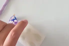 巧用UV胶制作创意的水滴云朵耳环，韵味十足，美得不像话视频封面