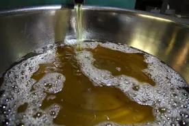 花生油炼成记油香不怕巷子深图片