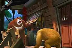 熊大熊二发现光头强不在，竟然进到屋里偷东西