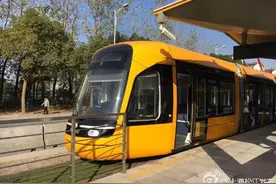 沪松江有轨电车上线试跑 “蚕宝宝”内部照片曝光图片