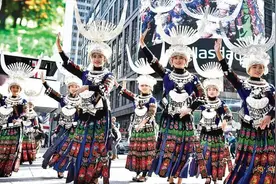 太炫酷！贵州雷山歌舞，亮相纽约时代广场！歪果仁惊呆了……图片