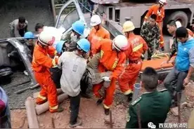 西双版纳勐腊消防快处货车侧翻事故图片