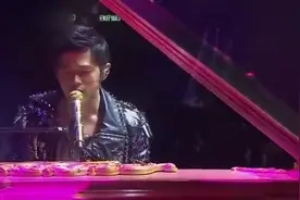 周杰伦开演唱会，没想到张学友和张家辉偷偷跑到观众席去了视频封面