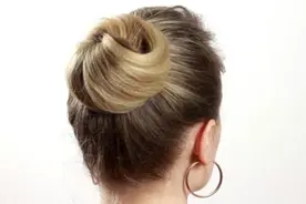 一款日常简单清爽利落更显活力发型编发教程